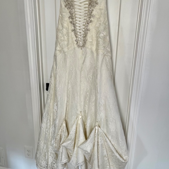 Wedding Dress - Picture 7 of 15